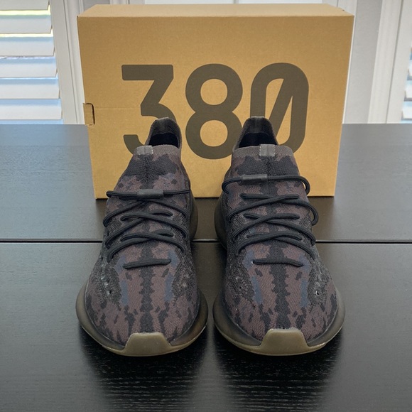 Yeezy Boost 380 Adult - Onyx - Size 10 - Picture 2 of 14